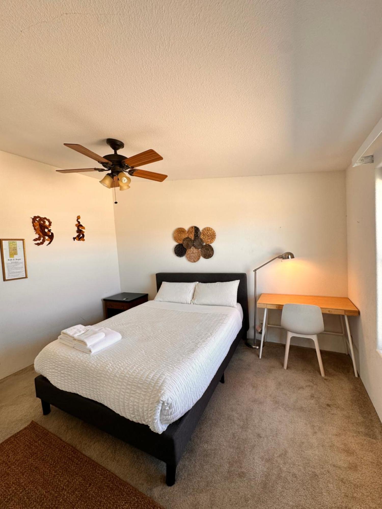 Хостел Bodhi House, Joshua Tree National Park Туэнтинайн-Палмс Экстерьер фото