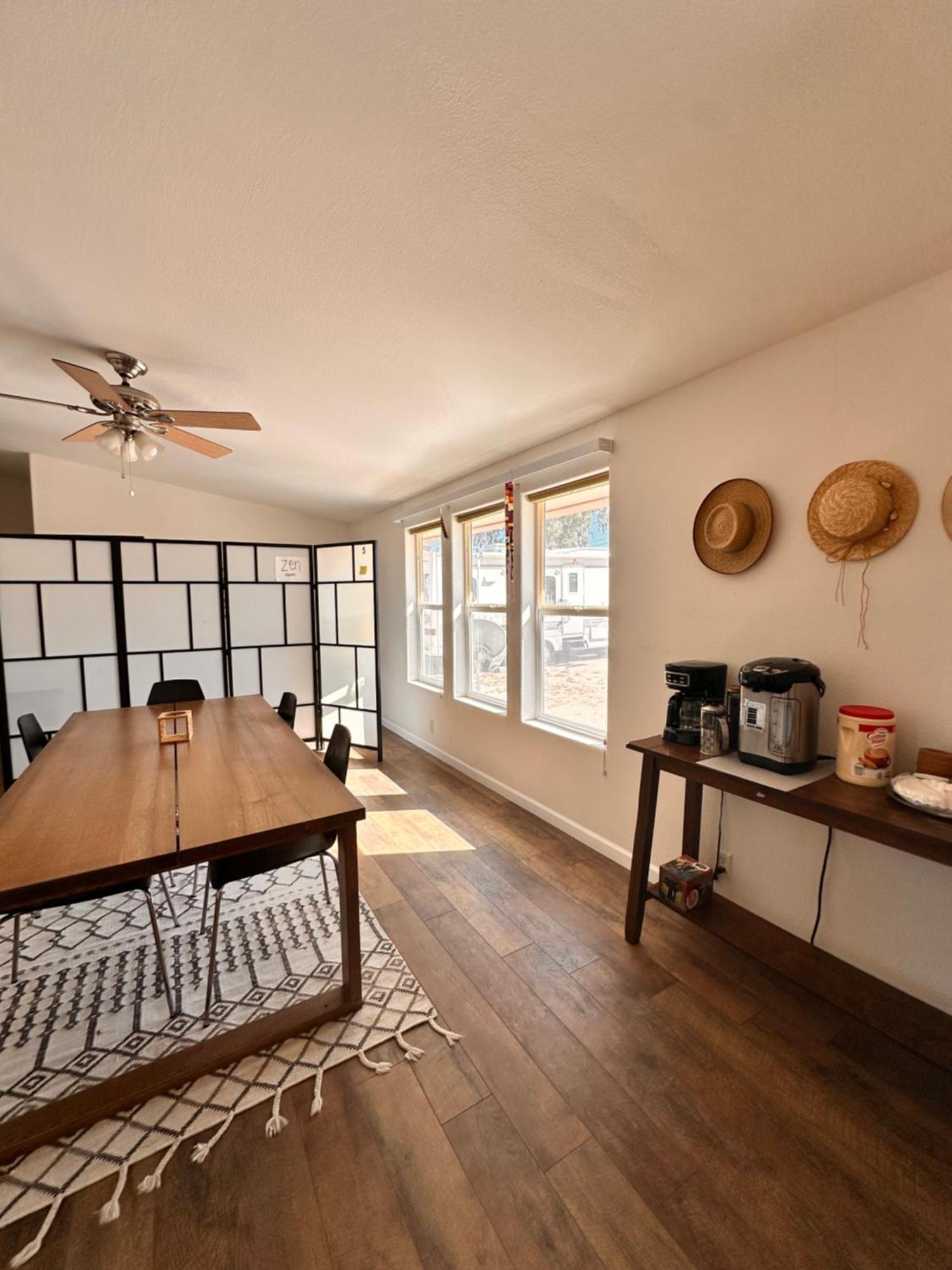 Хостел Bodhi House, Joshua Tree National Park Туэнтинайн-Палмс Экстерьер фото